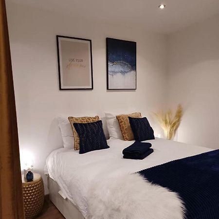 Le Petit Dubai Apartment Douai Bagian luar foto