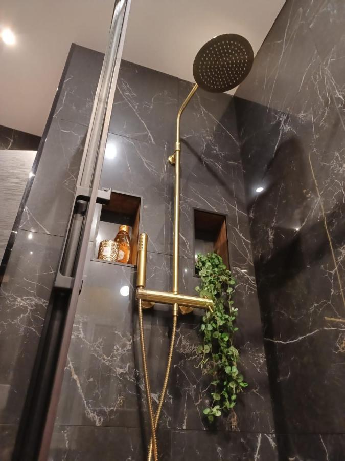 Le Petit Dubai Apartment Douai Bagian luar foto