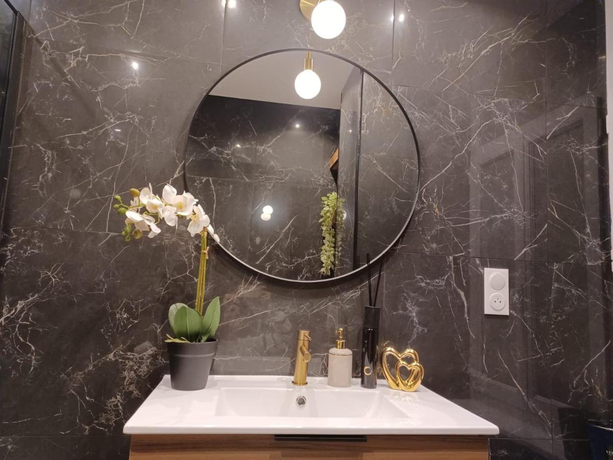 Le Petit Dubai Apartment Douai Bagian luar foto
